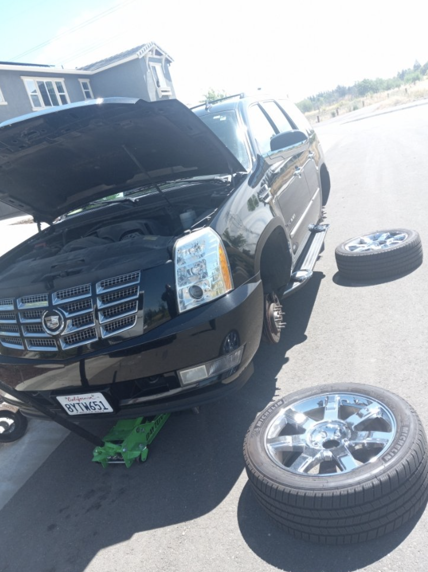 Baton-Rouge-tire-change this image shows Suspension Service in Baton Rouge, LA
